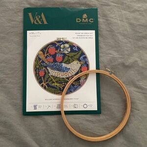 William Morris - Strawberry Thief - cross stitch